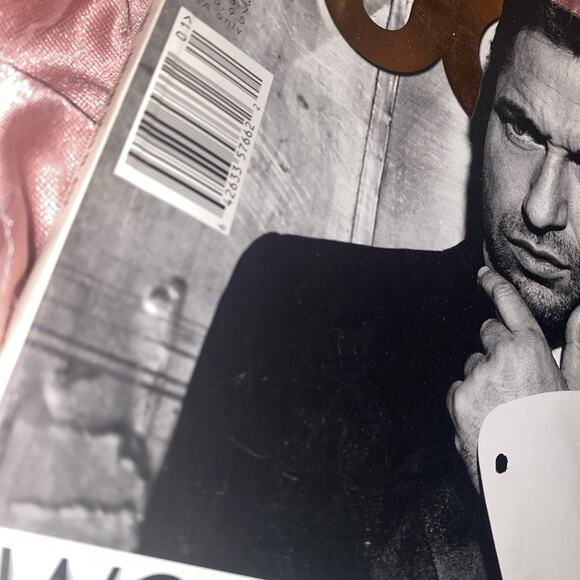 L'uomo Vogue,Gerard Butler,Colum Mccann,Amitabh Bachchan,Oki Sato,Charlie Siem - Picture 3 of 7